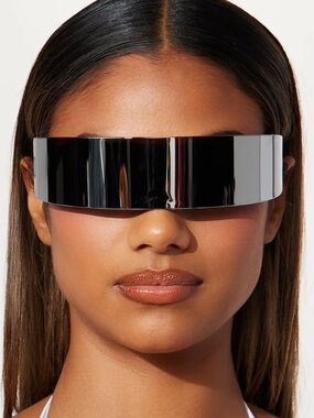 Futuristic Mirrored Shield Visor Sunglasses - Black